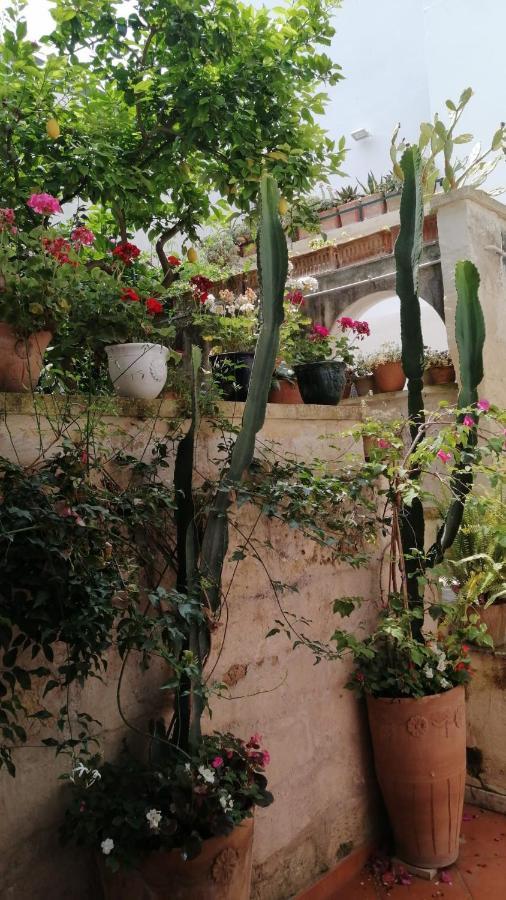 Le Volte Di San Leonardo Apartment Lecce Bagian luar foto
