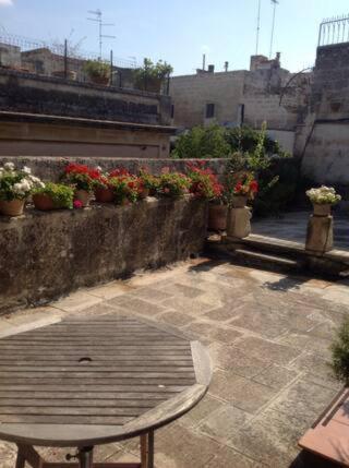 Le Volte Di San Leonardo Apartment Lecce Bagian luar foto